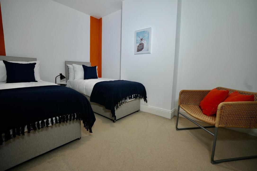 Spacious Two-Bedrooms House, Private Parking, Contractors, Relocators Oxford Ngoại thất bức ảnh