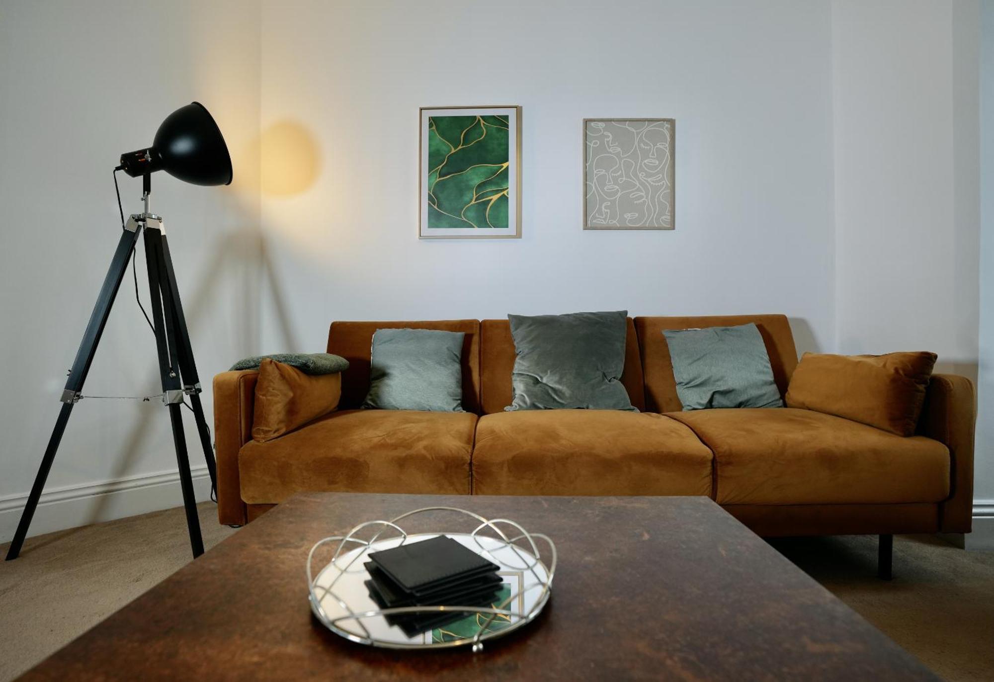 Spacious Two-Bedrooms House, Private Parking, Contractors, Relocators Oxford Ngoại thất bức ảnh